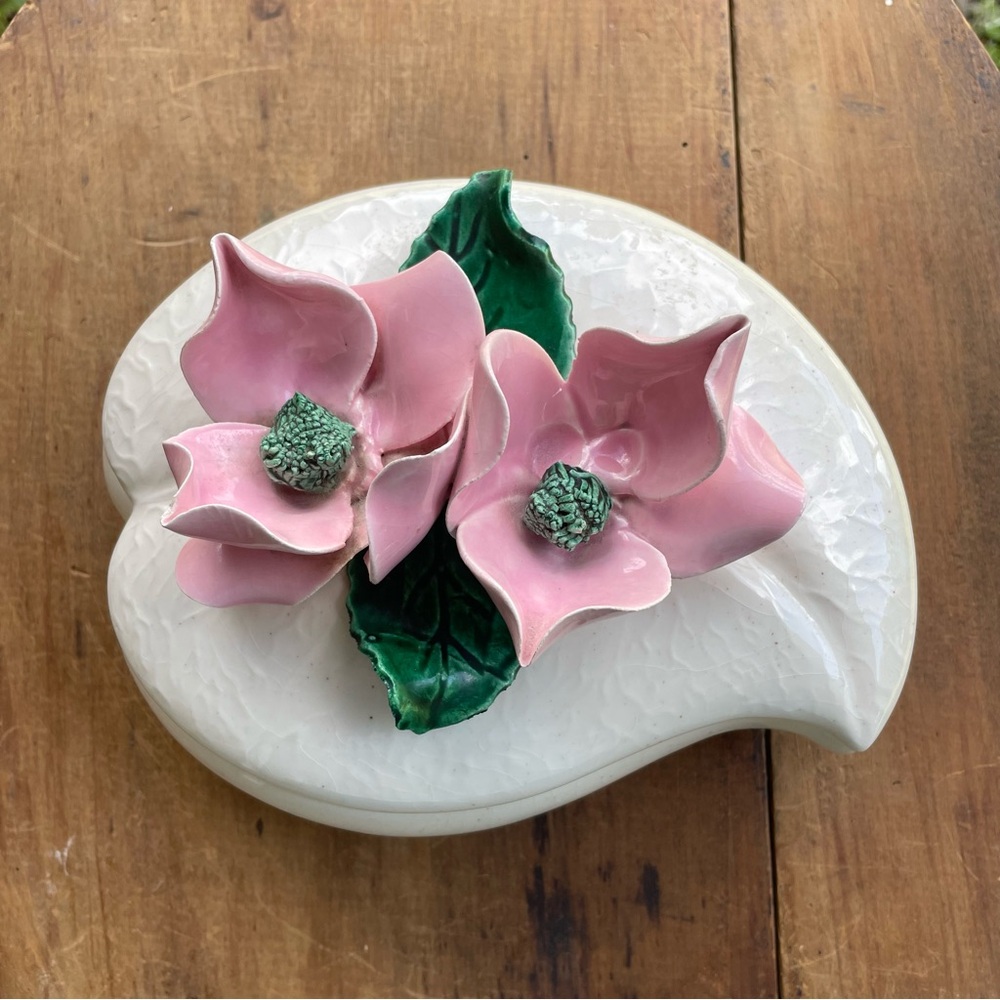 Vintage California Pottery Vanity Dish Storage Approx. 8” Long Superb Condition!